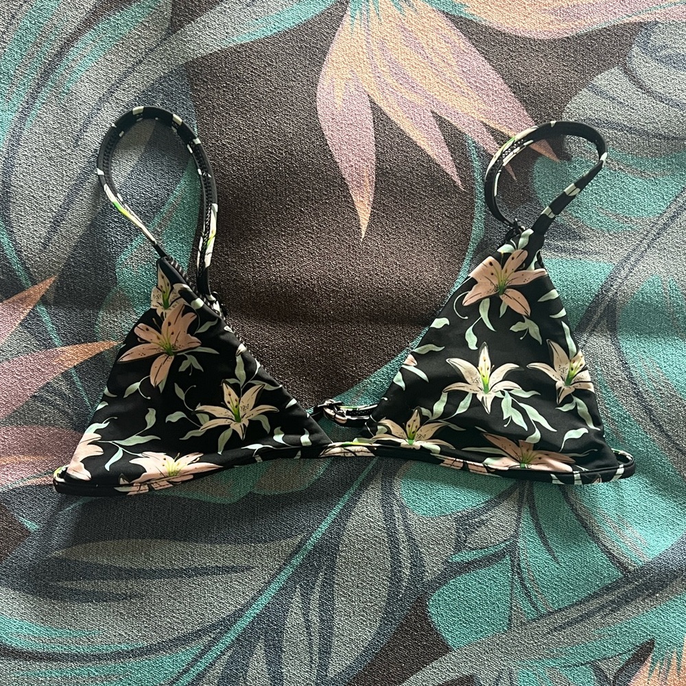 ACACIA SWIMWEAR Baja top in Monet, Med